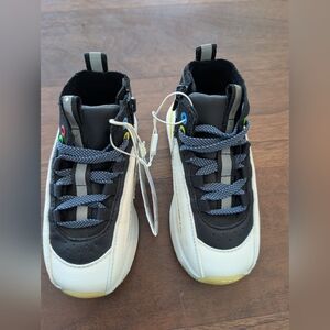 NWT Zara Kids Black and White Sneakers Size 8